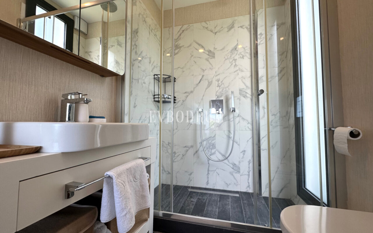 Gündoğan’da manzaralı, havuzlu lüks villa