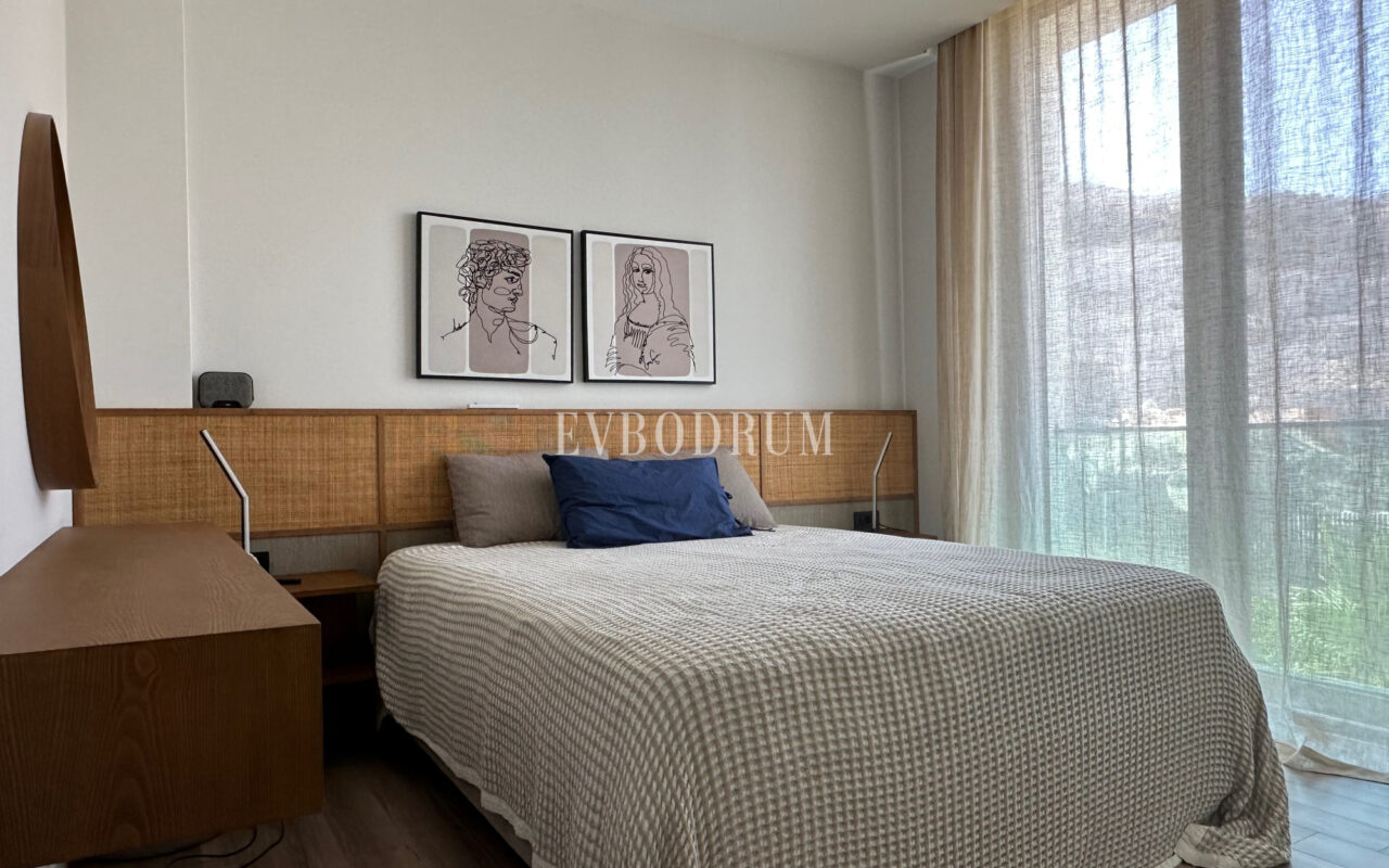 Gündoğan’da manzaralı, havuzlu lüks villa