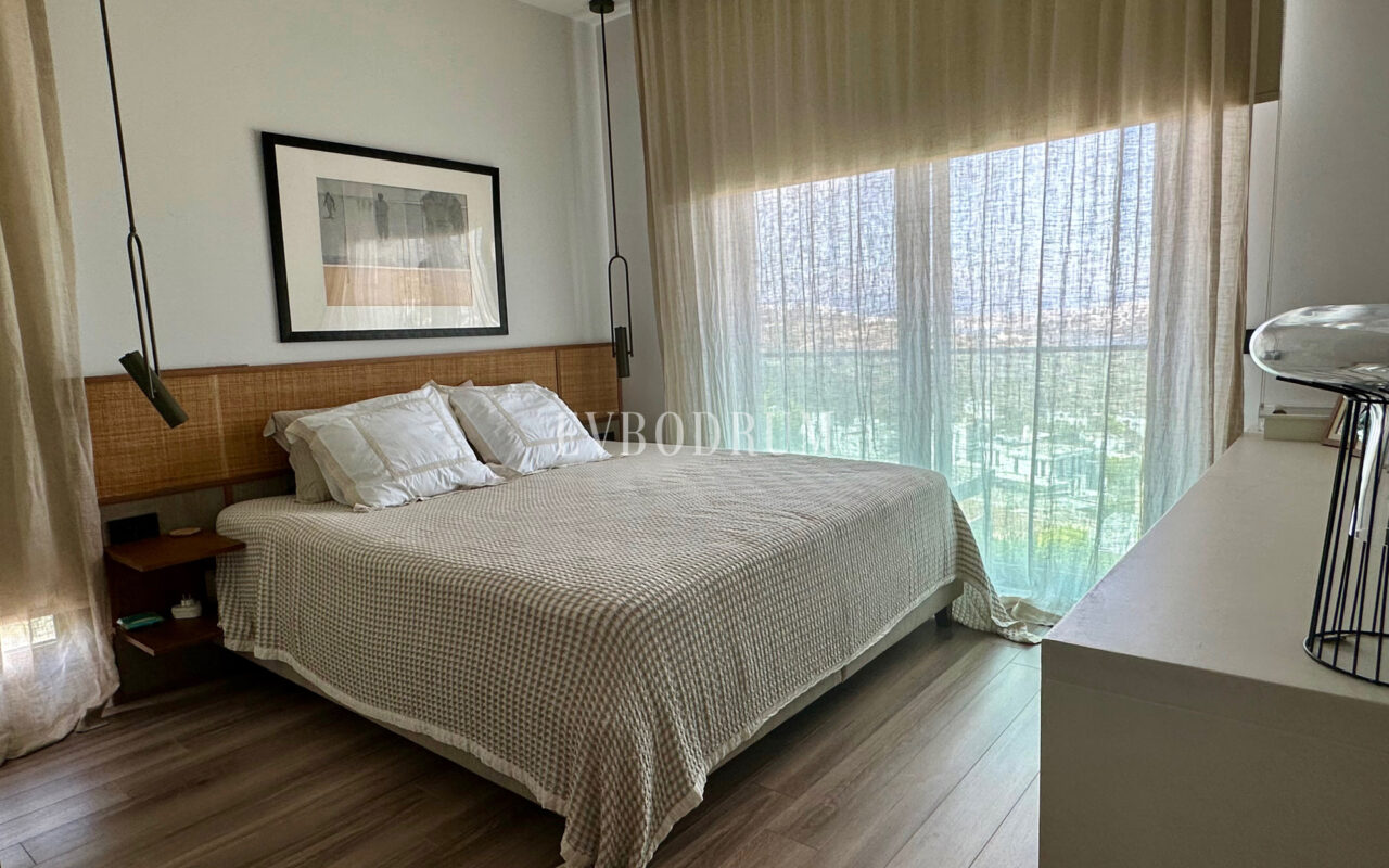 Gündoğan’da manzaralı, havuzlu lüks villa