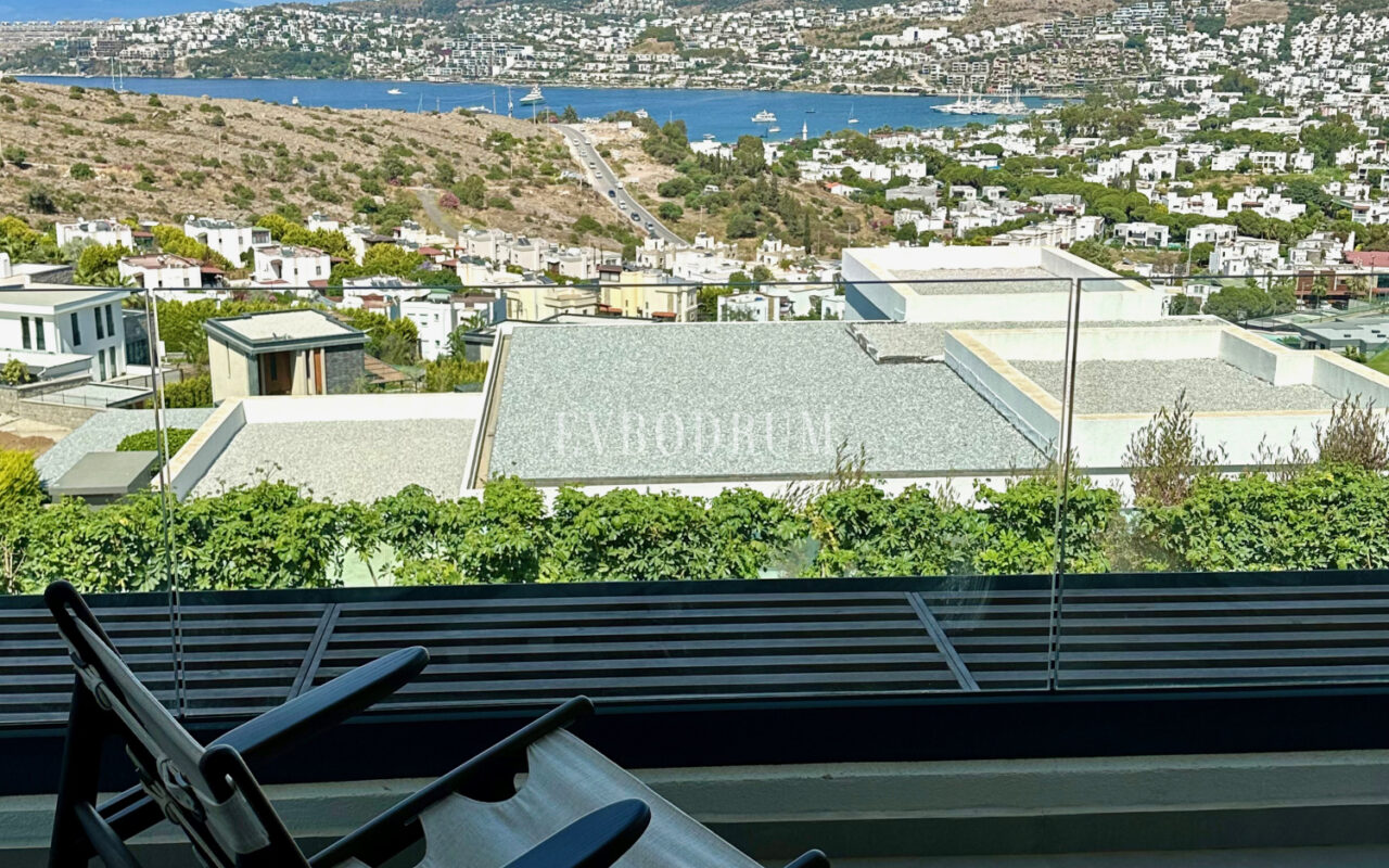 Gündoğan’da manzaralı, havuzlu lüks villa