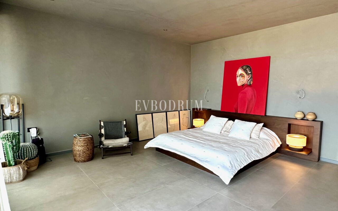 Gündoğan’da manzaralı, havuzlu lüks villa