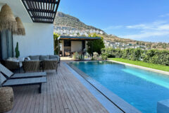 Gündoğan’da manzaralı, havuzlu lüks villa