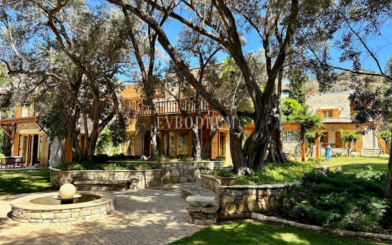 Denize 50 Metrelik Mesafede Kiralık Lüks Villa