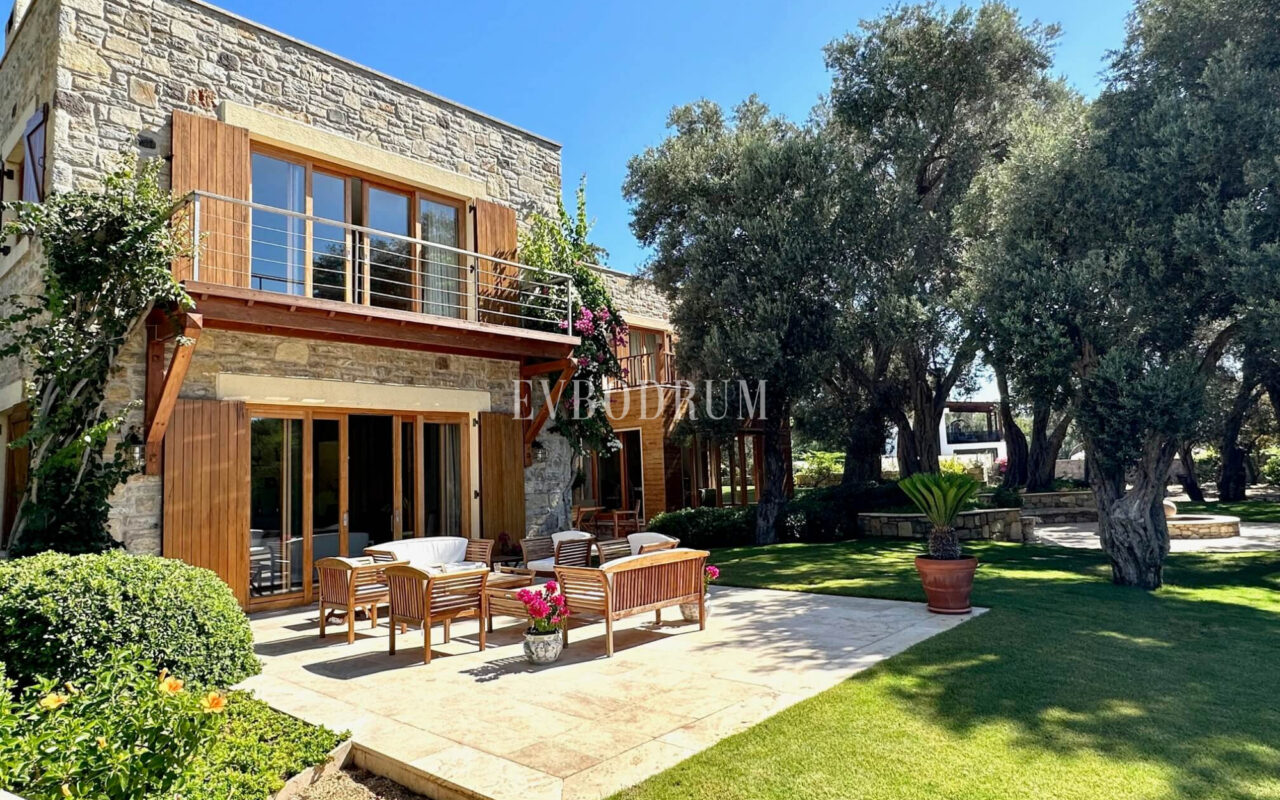 Denize 50 Metrelik Mesafede Kiralık Lüks Villa