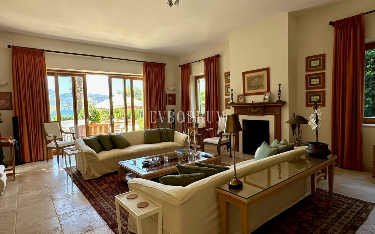 Denize 50 Metrelik Mesafede Kiralık Lüks Villa