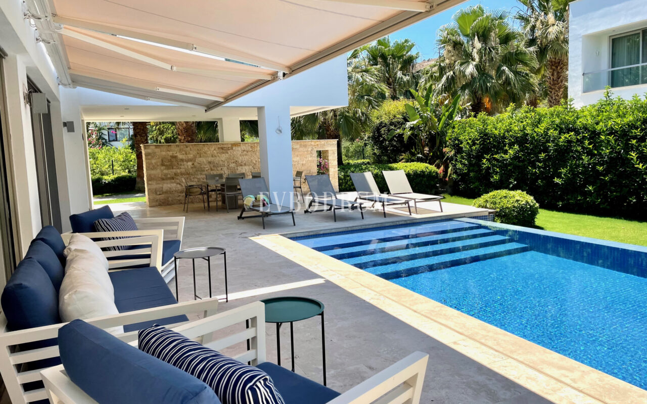 Havuzlu Yeni Villa, Sahile 5 Dakika Yürüme Mesafesinde, Haftalık Kiralık