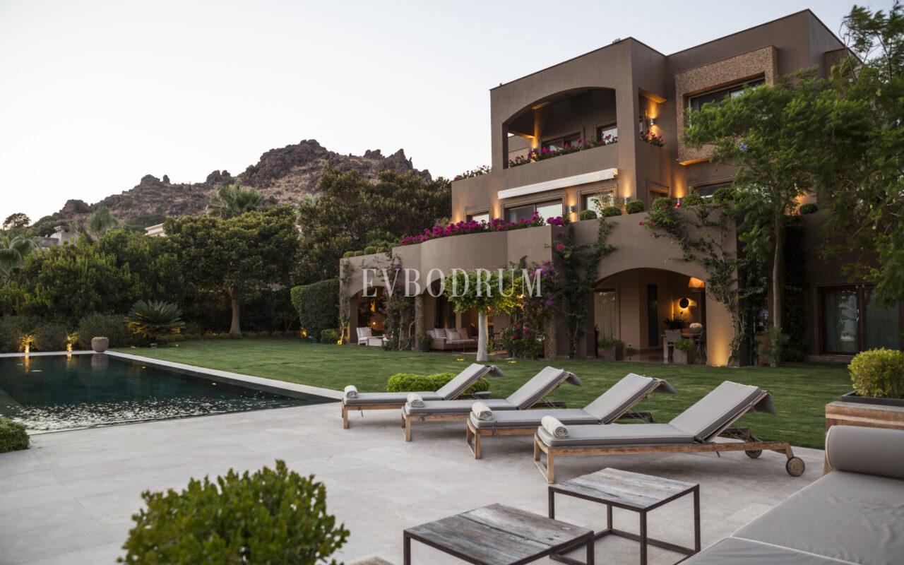 Olağanüstü özel, manzaralı kiralık villa