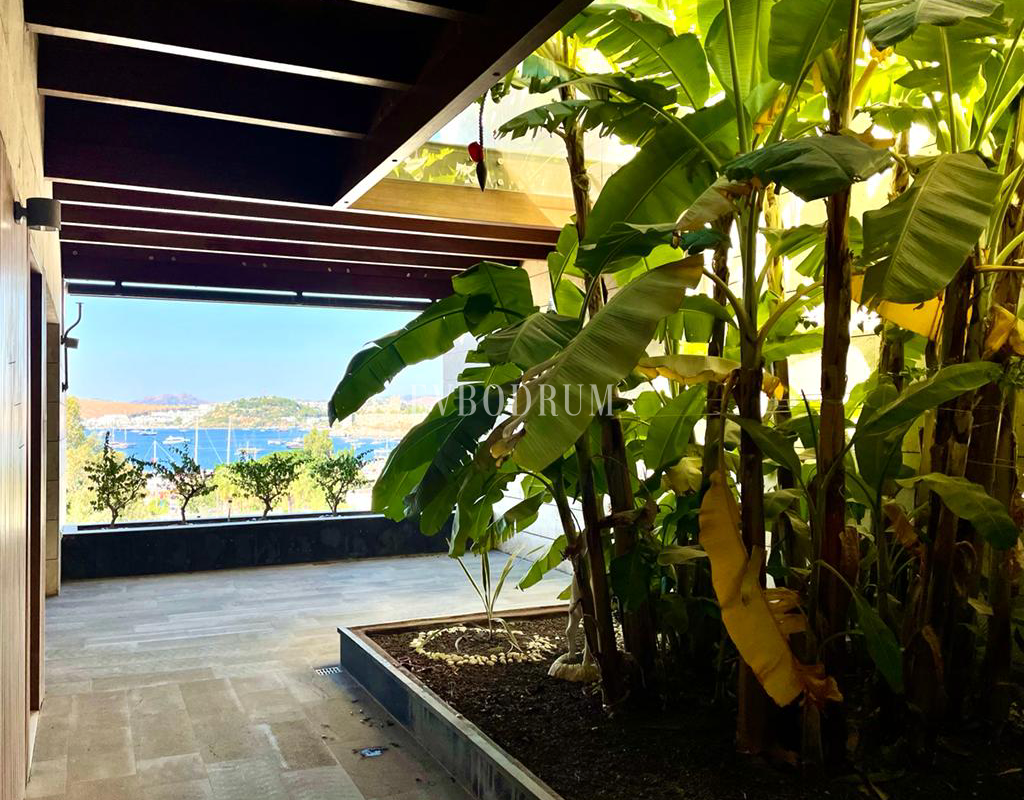 Bodrum Merkez’de Kale manzaralı, teraslı daire