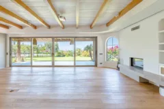 Bodrum Merkez’de Geniş Bahçeli, Deniz Manzaralı Tek Katlı Villa