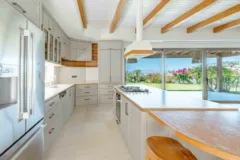 Bodrum Merkez’de Geniş Bahçeli, Deniz Manzaralı Tek Katlı Villa