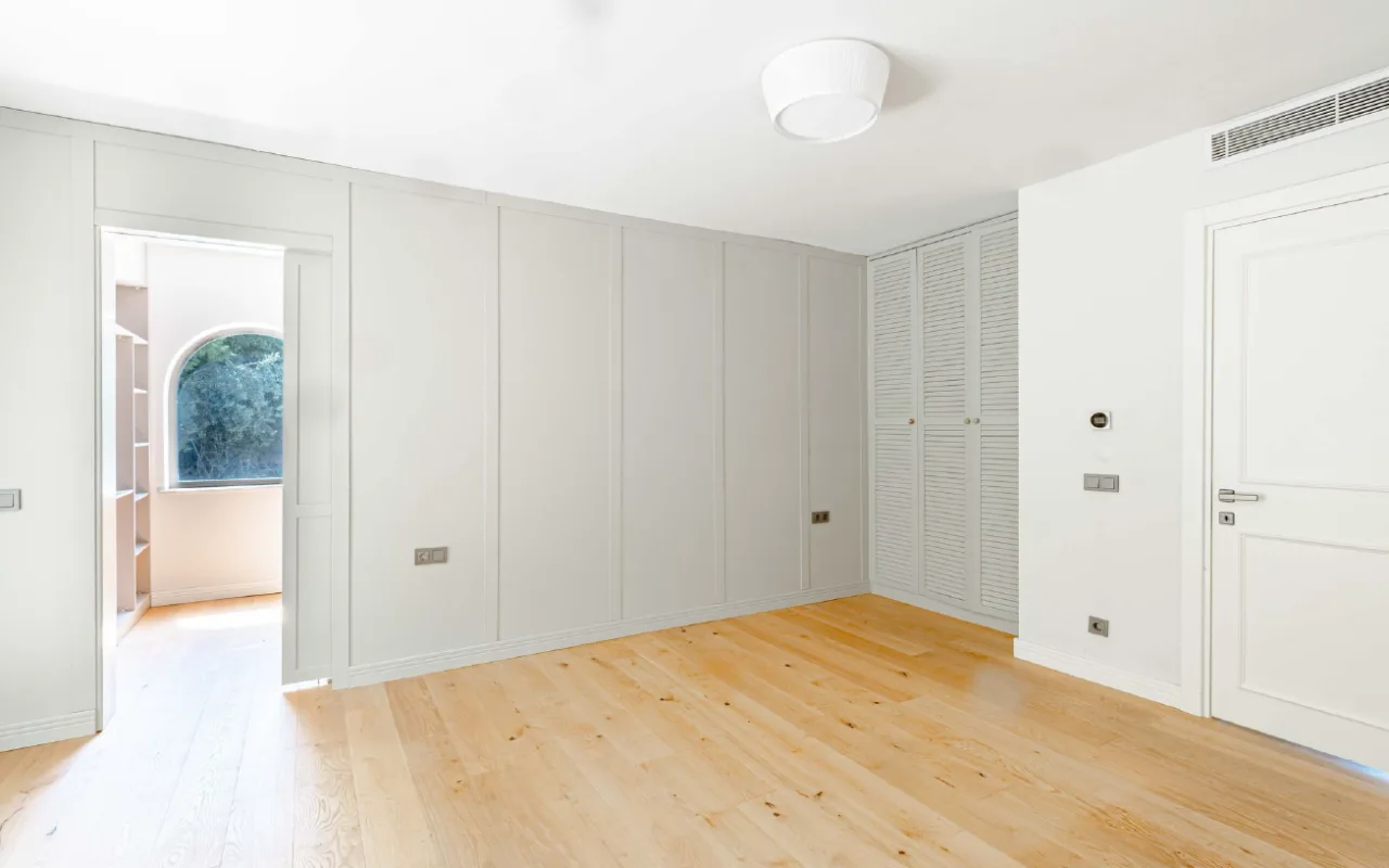 Bodrum Merkez’de Geniş Bahçeli, Deniz Manzaralı Tek Katlı Villa