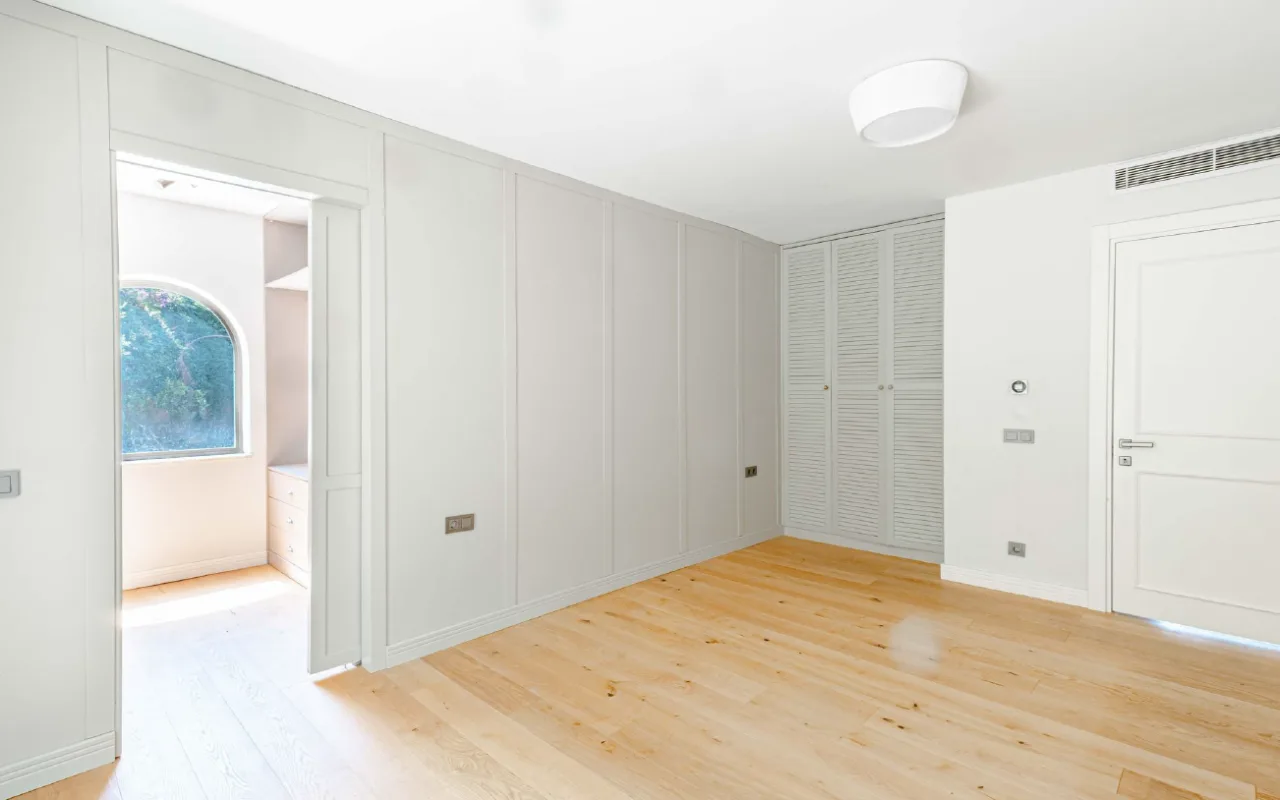 Bodrum Merkez’de Geniş Bahçeli, Deniz Manzaralı Tek Katlı Villa