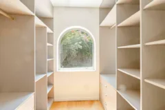 Bodrum Merkez’de Geniş Bahçeli, Deniz Manzaralı Tek Katlı Villa