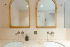 Bodrum Merkez’de Geniş Bahçeli, Deniz Manzaralı Tek Katlı Villa