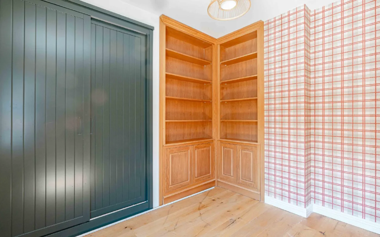 Bodrum Merkez’de Geniş Bahçeli, Deniz Manzaralı Tek Katlı Villa