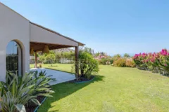 Bodrum Merkez’de Geniş Bahçeli, Deniz Manzaralı Tek Katlı Villa