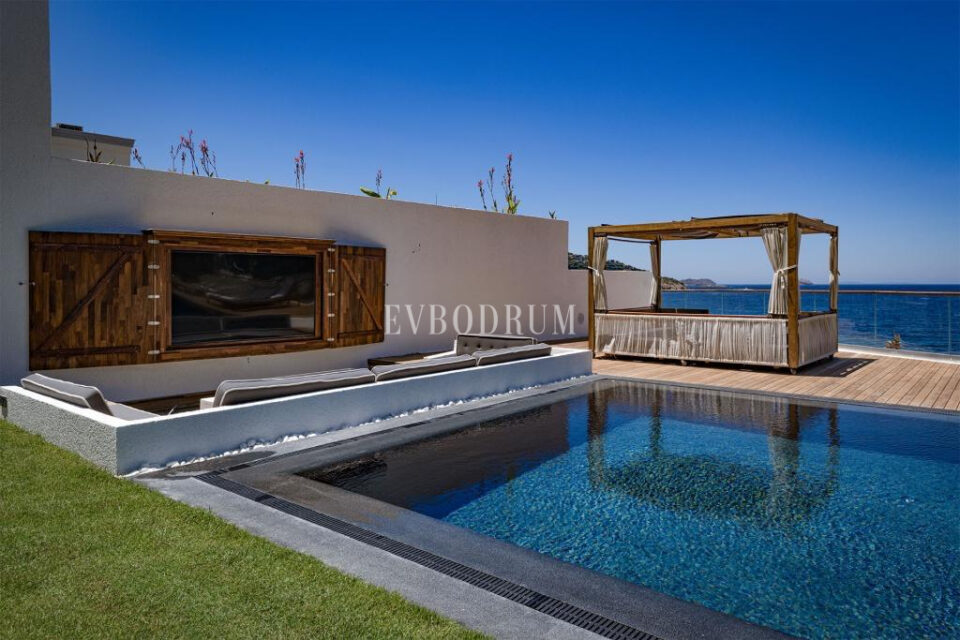 Yalıkavak'ta denize sıfır, özel iskeleli lüks villa – B8Ee24F8 166F B8Fb F2D07A3A9Dcc