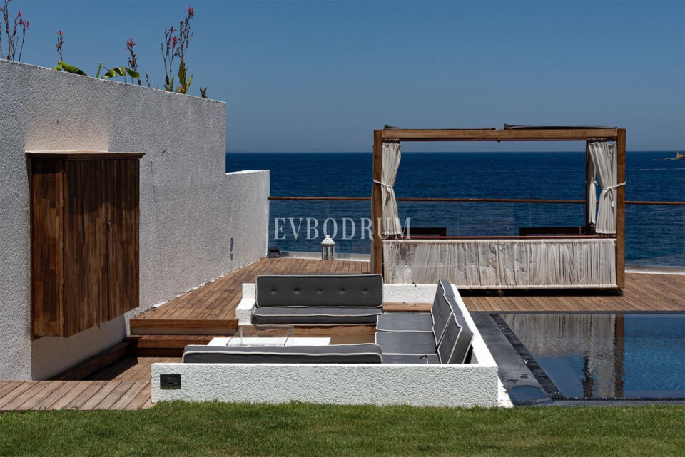 Yalıkavak'ta denize sıfır, özel iskeleli lüks villa – Bf55D5F6 439F E313939B2805