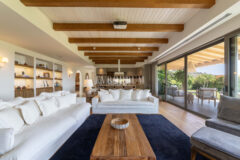 Bodrum Merkez’de Geniş Bahçeli, Deniz Manzaralı Tek Katlı Villa