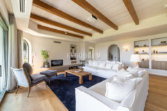 Bodrum Merkez’de Geniş Bahçeli, Deniz Manzaralı Tek Katlı Villa