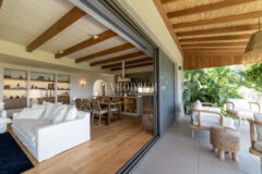 Bodrum Merkez’de Geniş Bahçeli, Deniz Manzaralı Tek Katlı Villa