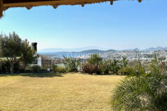 Bodrum Merkez’de Geniş Bahçeli, Deniz Manzaralı Tek Katlı Villa