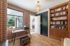 Bodrum Merkez’de Geniş Bahçeli, Deniz Manzaralı Tek Katlı Villa