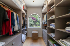 Bodrum Merkez’de Geniş Bahçeli, Deniz Manzaralı Tek Katlı Villa