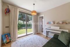 Bodrum Merkez’de Geniş Bahçeli, Deniz Manzaralı Tek Katlı Villa