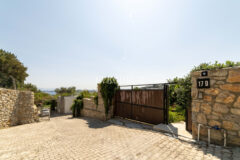 Bodrum Merkez’de Geniş Bahçeli, Deniz Manzaralı Tek Katlı Villa