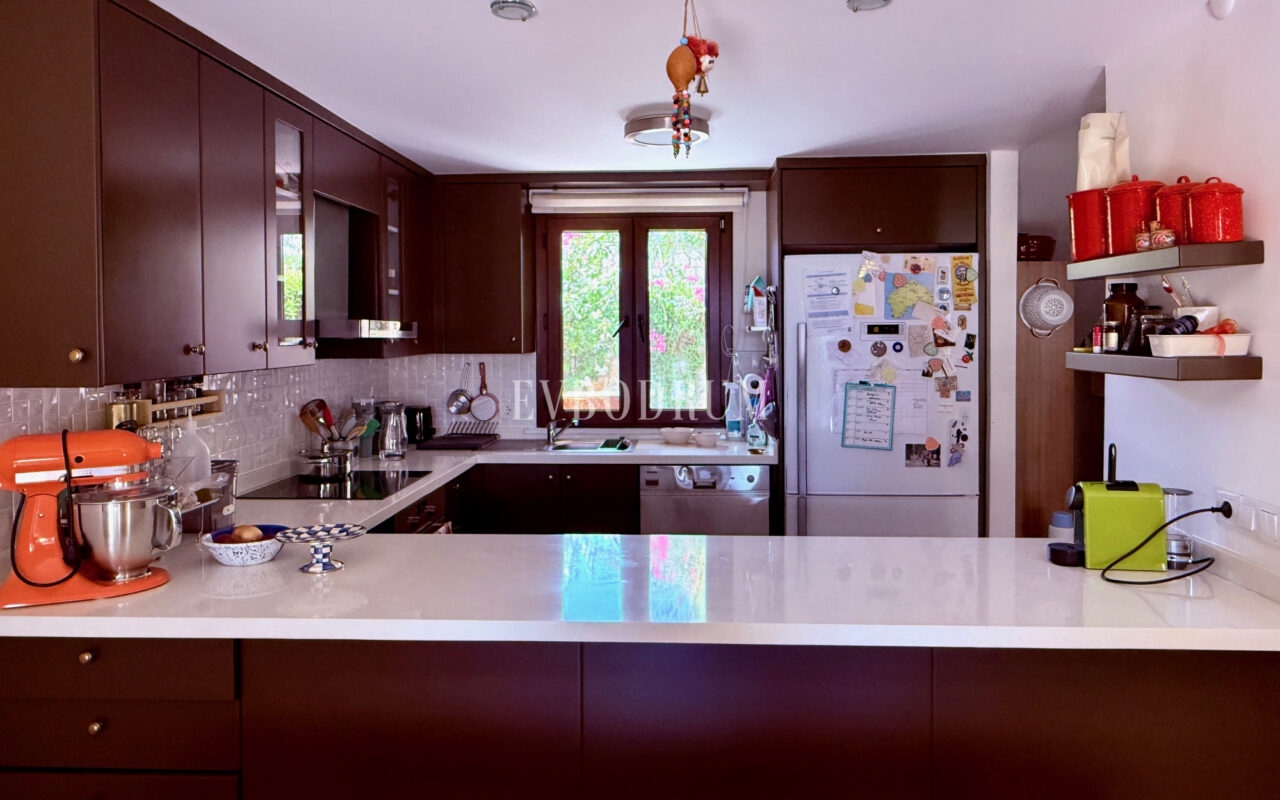 Çamlı Konakları, Gündoğan’da Doğa Manzaralı Geniş Ev