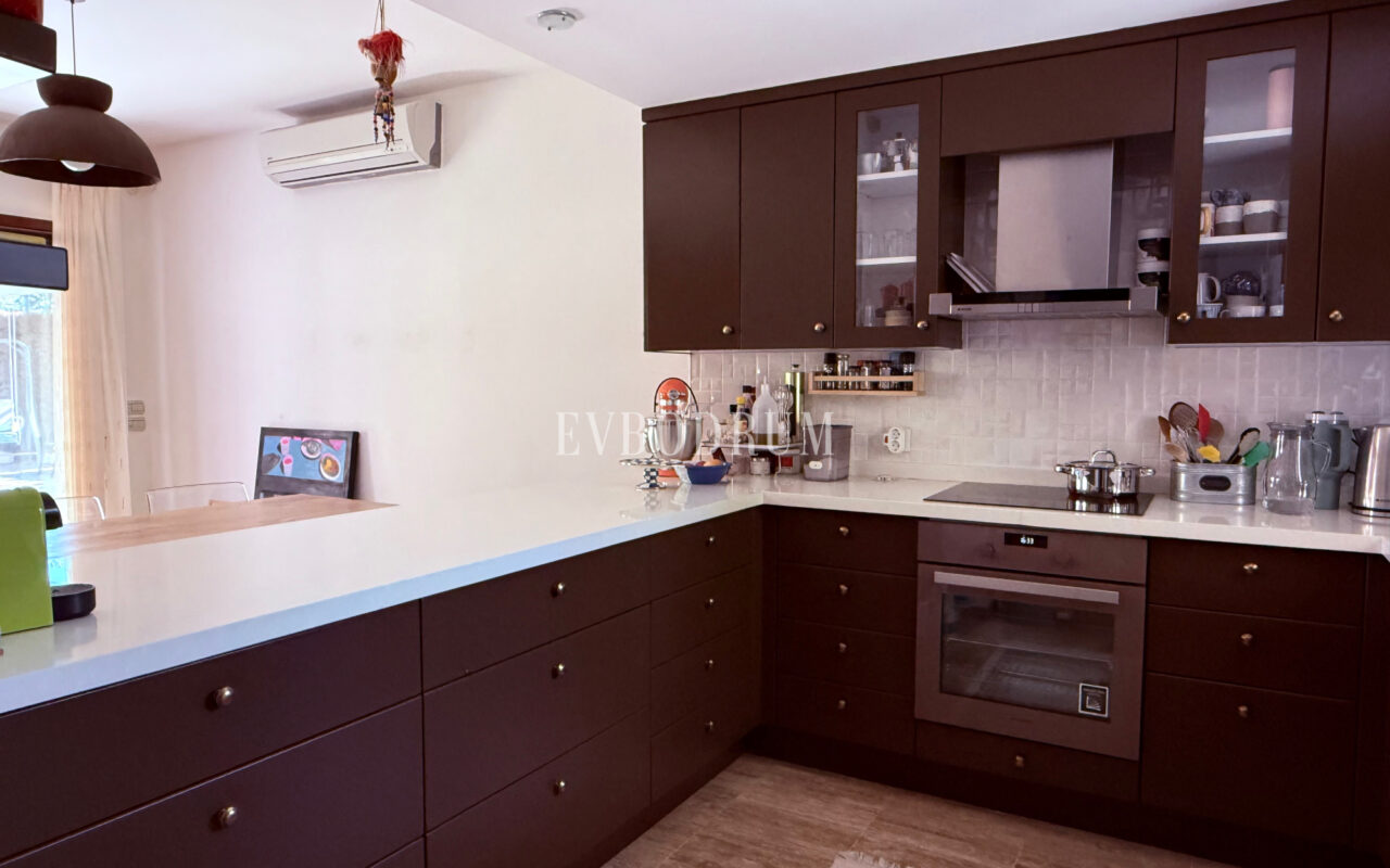 Çamlı Konakları, Gündoğan’da Doğa Manzaralı Geniş Ev