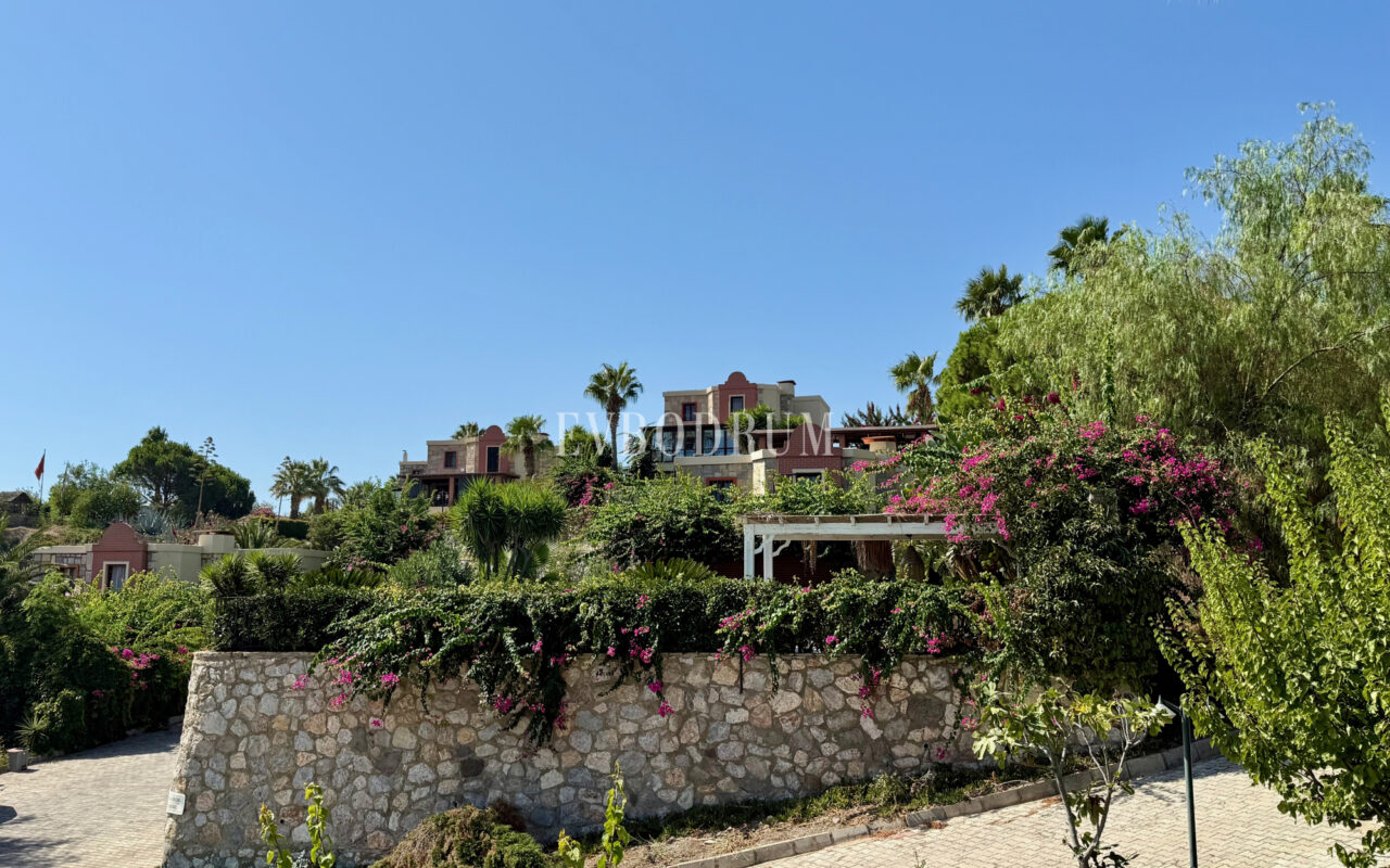 Çamlı Konakları, Gündoğan’da Doğa Manzaralı Geniş Ev