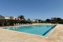 Çamlı Konakları, Gündoğan’da Doğa Manzaralı Geniş Ev