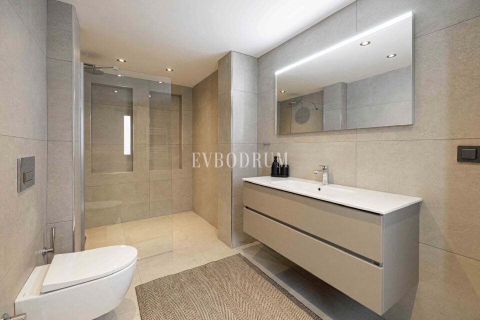 Tamamen yenilenmiş özel havuzlu ve deniz manzaralı müstakil ev – Completely Renovated Detached House With Private Pool 6835B20149972