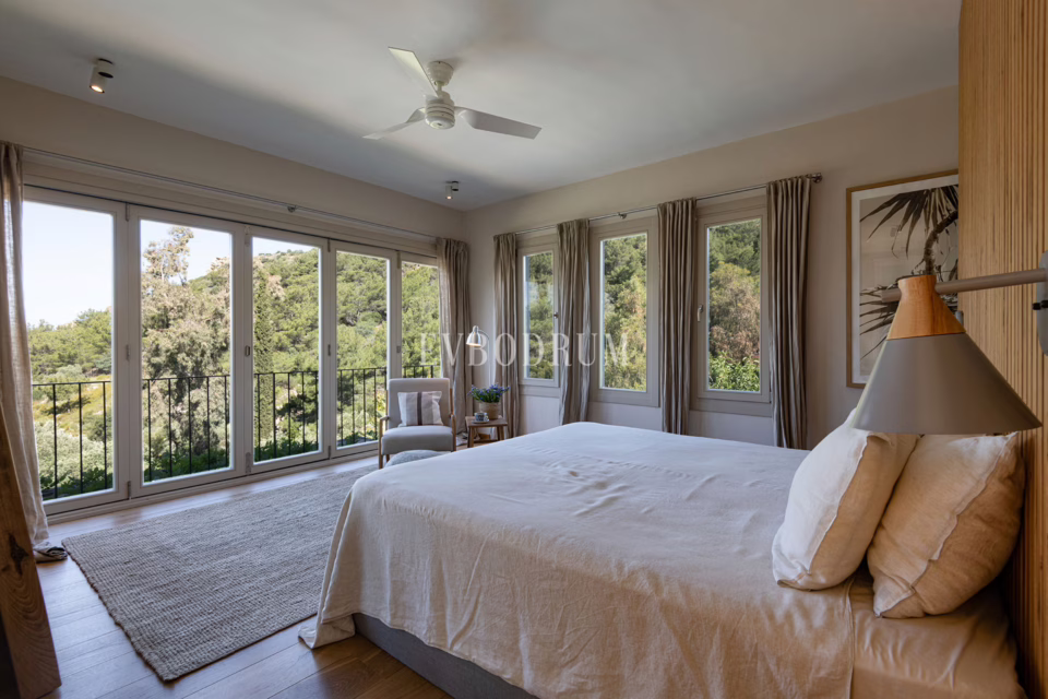 Aussergewöhnliche Villa und Gaestehaus mit grossem Land und Pool – Exceptional Villa And Guest House With Large Plot And Pool 6892039B4D999