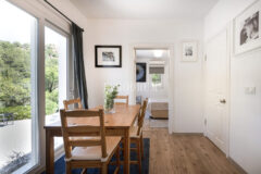 Misafir evi, havuz ve 5.025 m2 peyzajlı bahçesiyle eşsiz villa