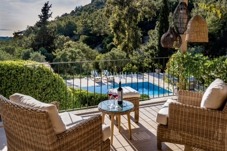 Aussergewöhnliche Villa und Gaestehaus mit grossem Land und Pool – Exceptional Villa And Guest House With Large Plot And Pool 689203B7Ca54F