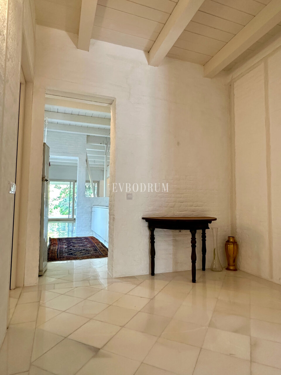 Yalıkavak’ta havuzlu ve misafirhaneli otantik taş villa – Img