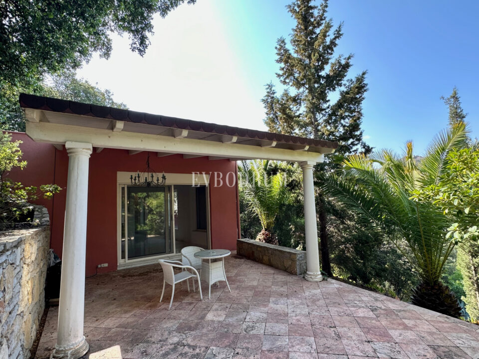 Yalıkavak’ta havuzlu ve misafirhaneli otantik taş villa – Img