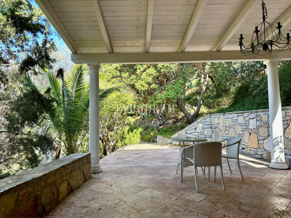 Yalıkavak’ta havuzlu ve misafirhaneli otantik taş villa – Img