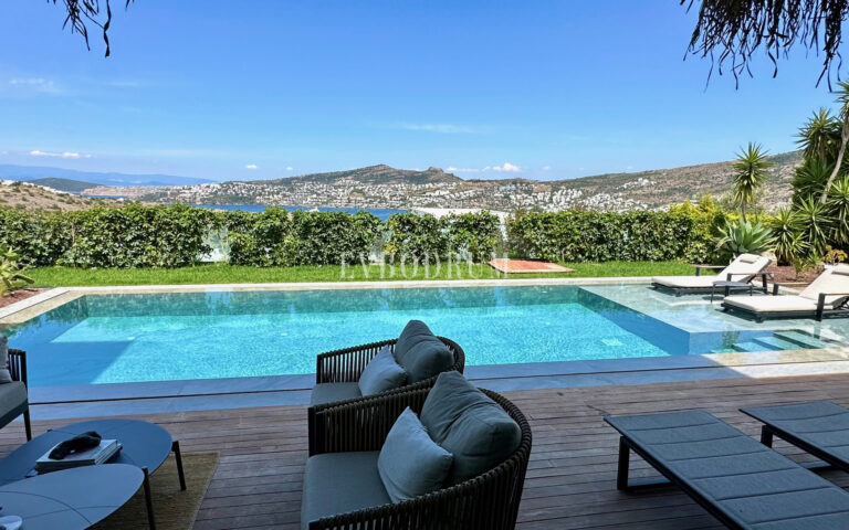 Gündoğan’da manzaralı, havuzlu lüks villa – Img