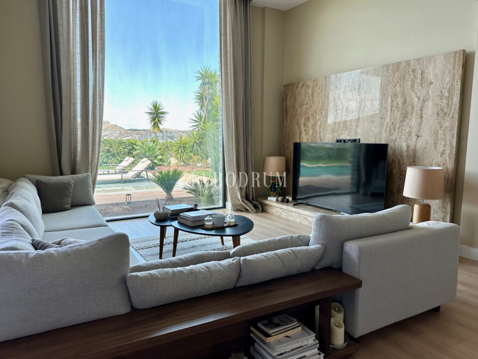 Gündoğan’da manzaralı, havuzlu lüks villa – Img