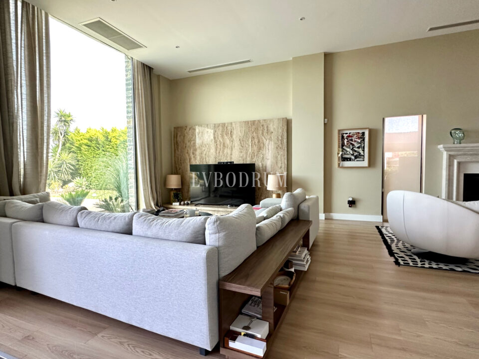 Gündoğan’da manzaralı, havuzlu lüks villa – Img