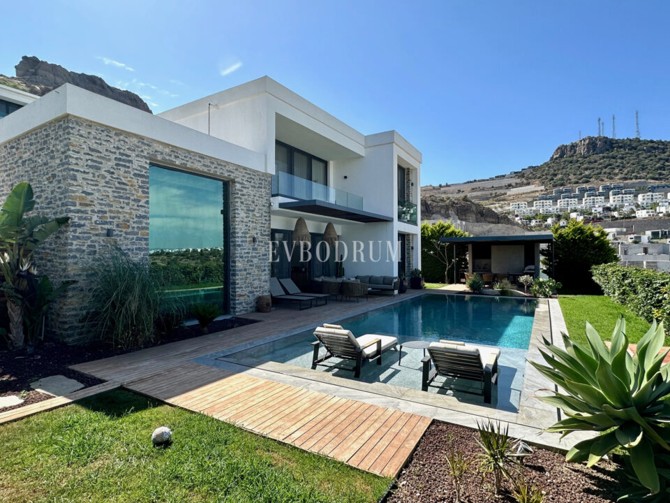 Gündoğan’da manzaralı, havuzlu lüks villa – Img