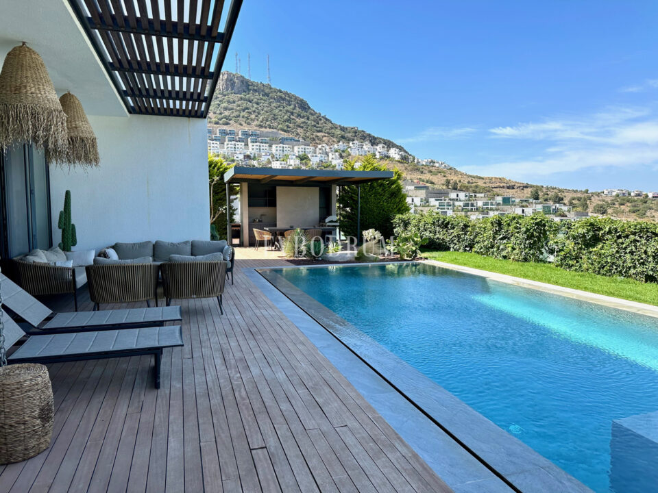 Gündoğan’da manzaralı, havuzlu lüks villa – Img