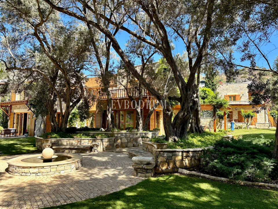 Denize 50 Metrelik Mesafede Kiralık Lüks Villa – Img