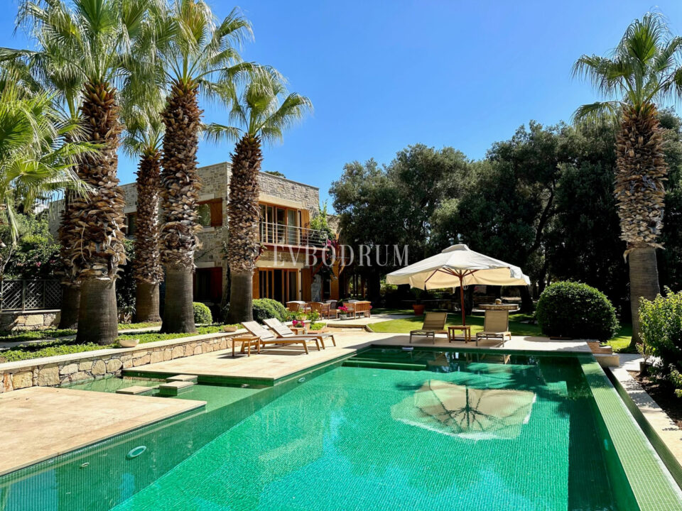 Denize 50 Metrelik Mesafede Kiralık Lüks Villa – Img