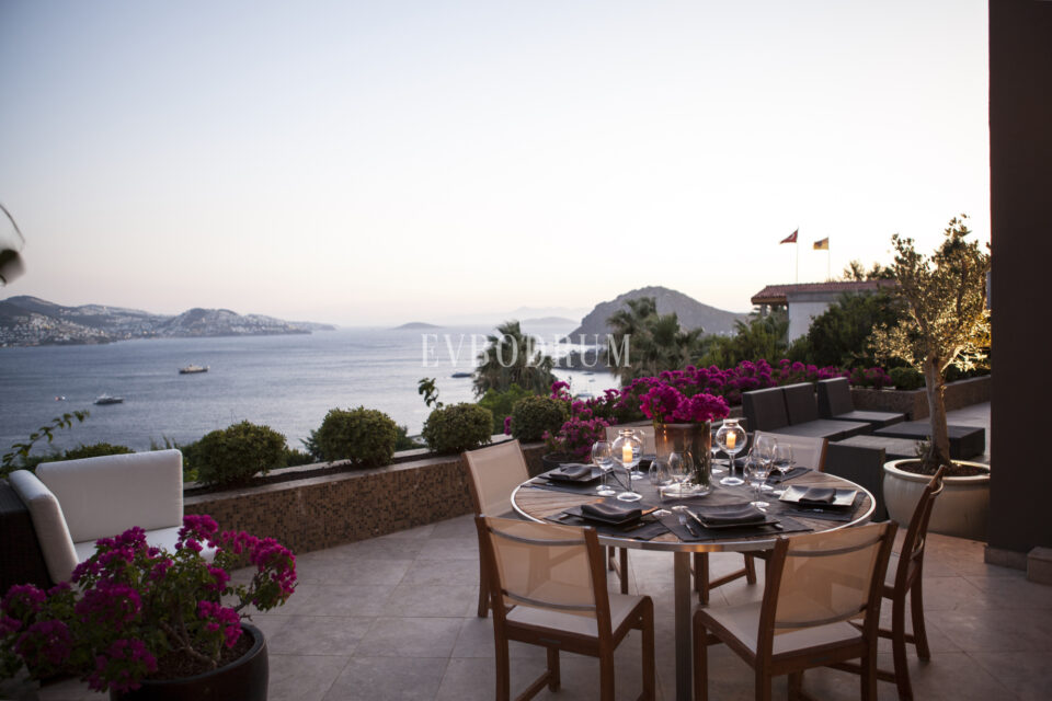 Olağanüstü özel, manzaralı kiralık villa – Img