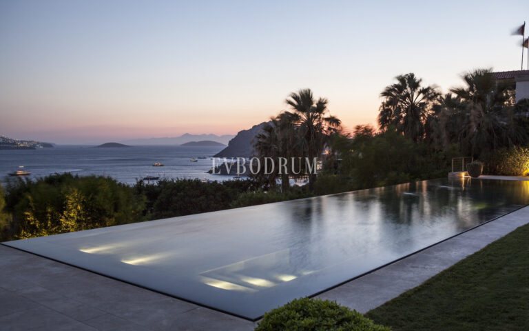 Olağanüstü özel, manzaralı kiralık villa – Img